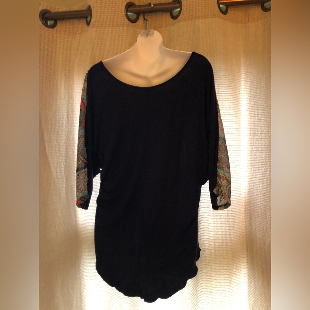 Designer top - Picture 2 of 3